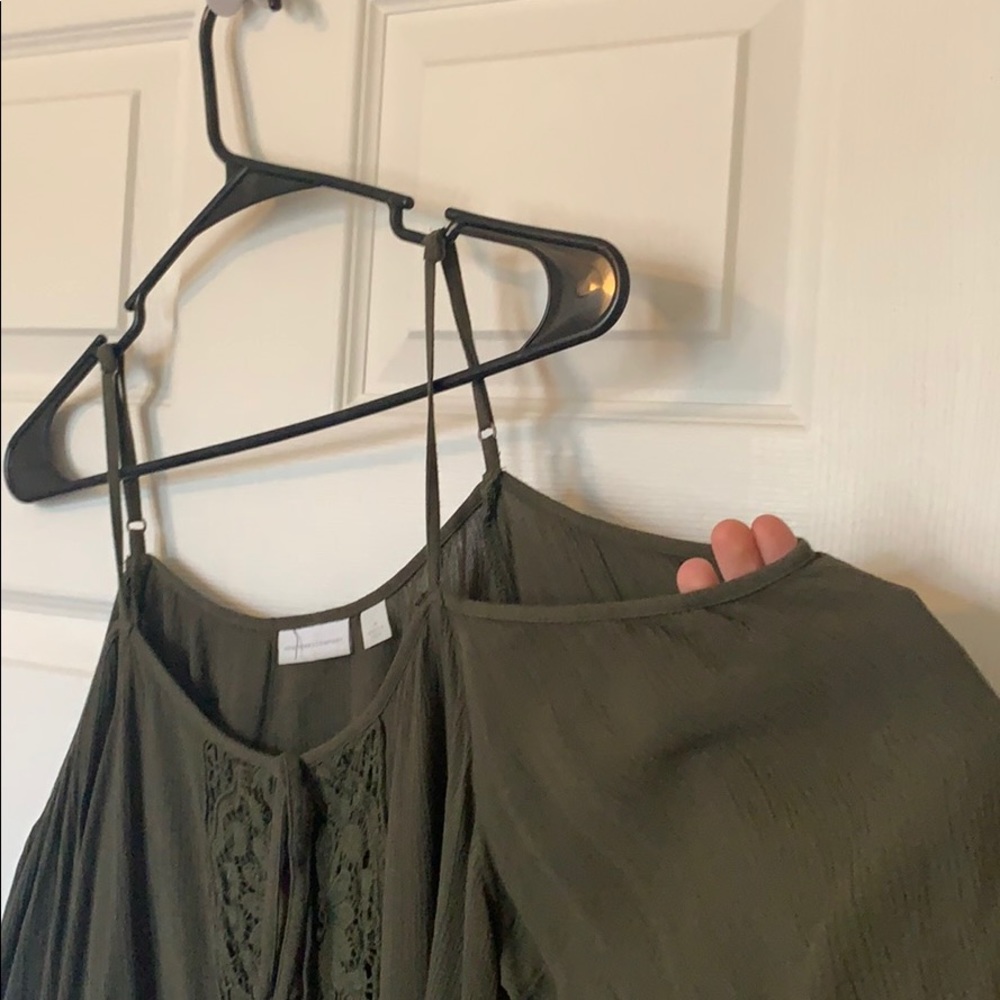 Green top - Picture 3 of 4